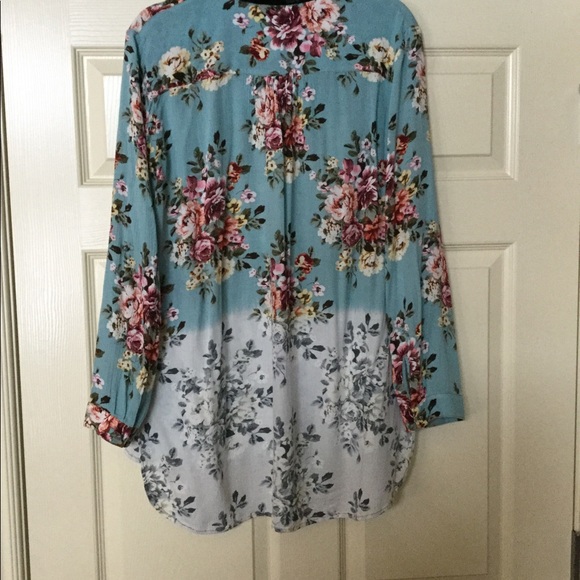 Floral blouse with velvet collar - Picture 3 of 3